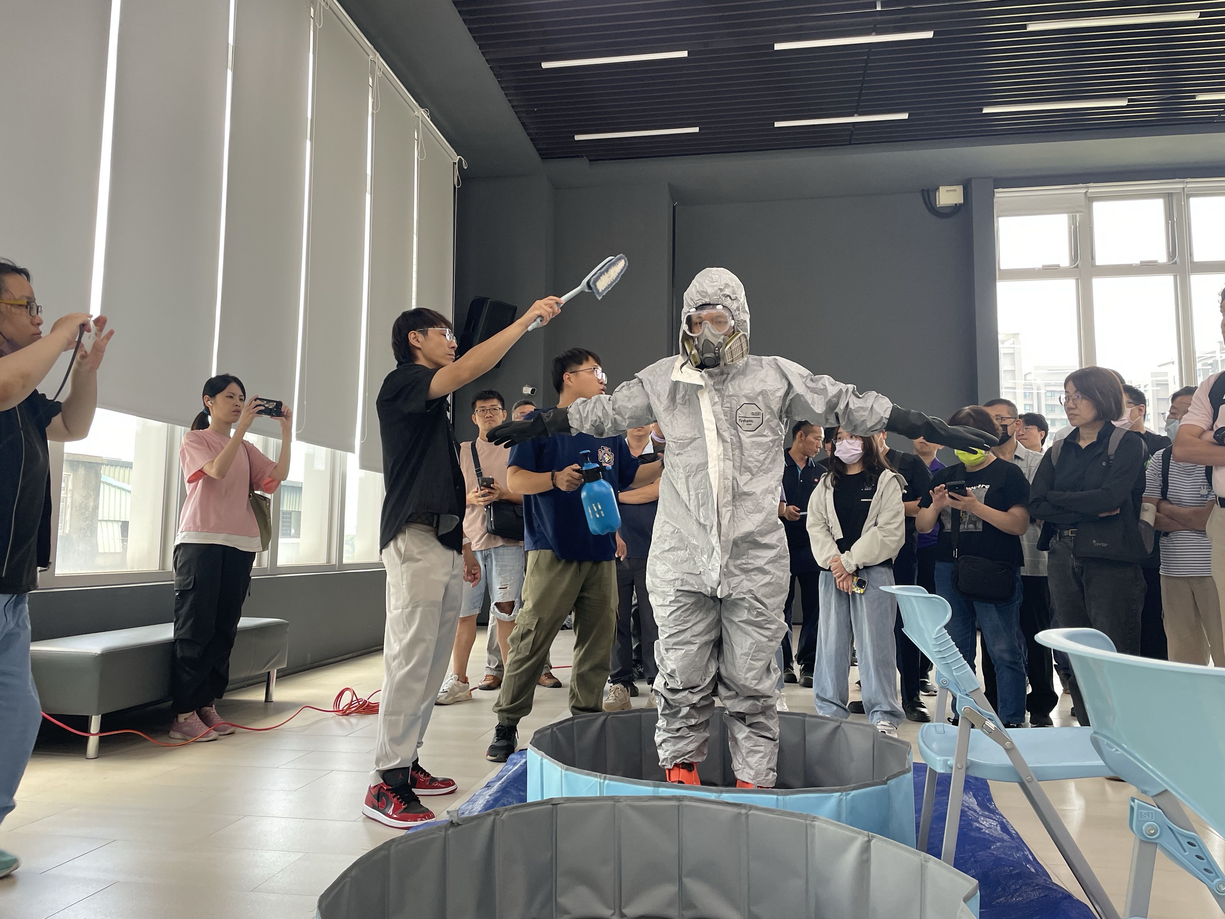 桃園環保局落實毒災實作訓練！攜手511家在地業者建立跨區防線展現防災韌性 (1).jpg